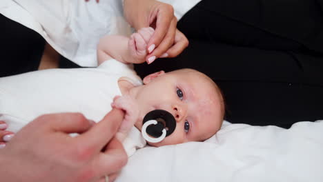 baby with parents