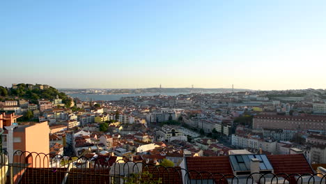 Stadtbild-Von-Lissabon,-Portugal-Senhora-Do-Monte-Viewpoint_2