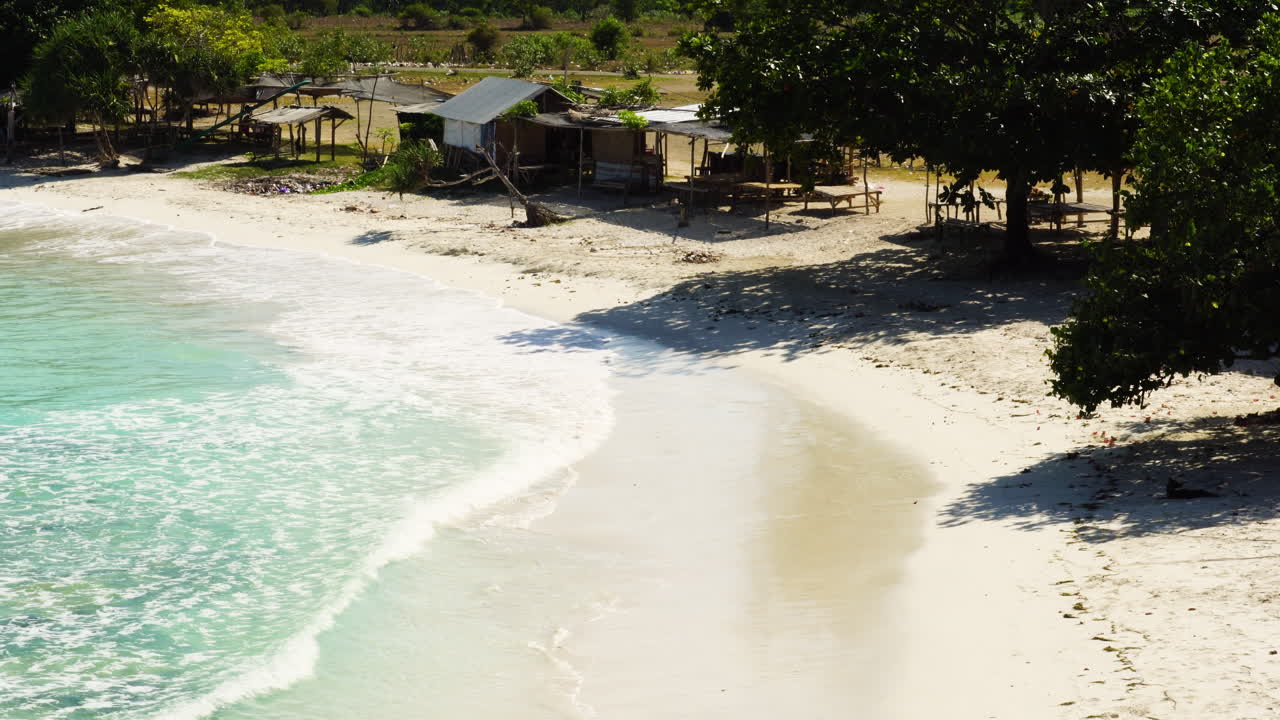 arena blanca del paraíso de tanjung aan en kuta lombok, vista estática