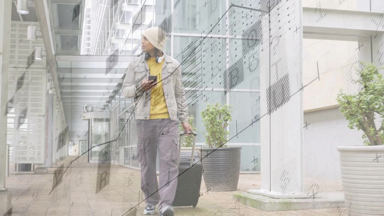 Viaggiatore che trascina una valigia e controlla il telefono in corridoio, con grafici animati che guidano il percorso di viaggio.