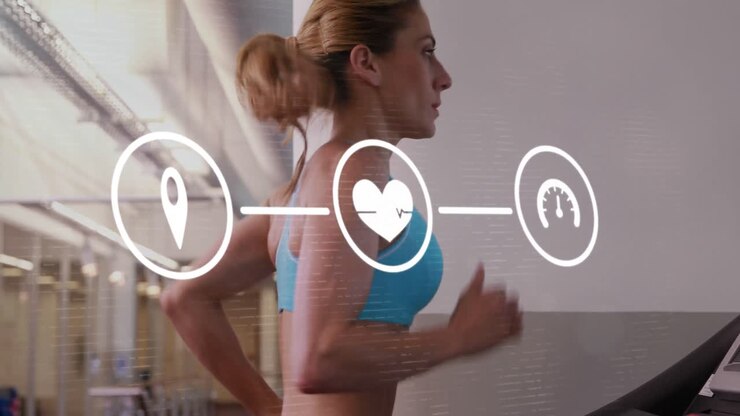 Netwerk van digitale iconen tegen vrouw op loopband