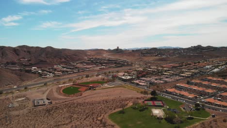 Vista-Aérea-De-La-Ciudad-De-Boulder,-Nevada