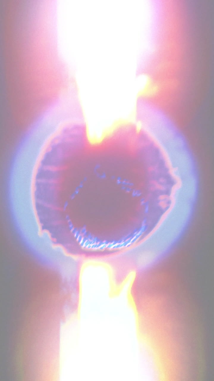 Effetto di luce astratto vibrante con colori pulsanti