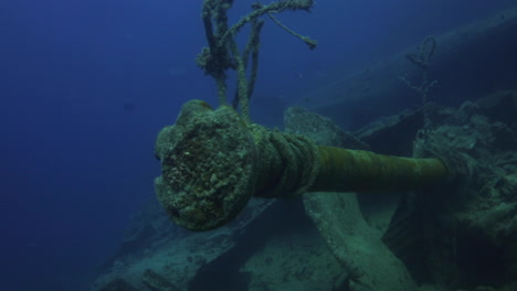 Ss-Thistlegorm-Ist-Eines-Der-Berühmtesten-Wracks-Der-Welt,-Das-Während-Des-Zweiten-Weltkriegs-Militärische-Ausrüstung-Transportierte,-Es-Zieht-Viele-Taucher-Wegen-Der-Menge-An-Fracht-An,-Die-Gesehen-Und-Erkundet-Werden-Kann