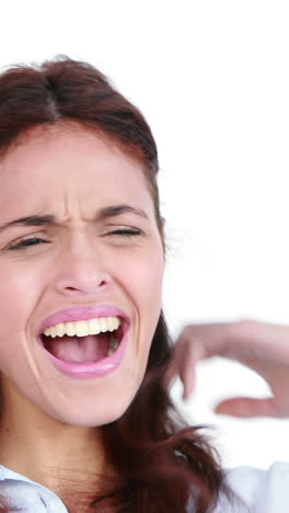 mujer con dolor de cabeza