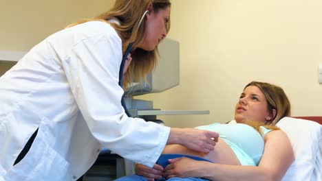 Woman-preparing-from-ultrasound