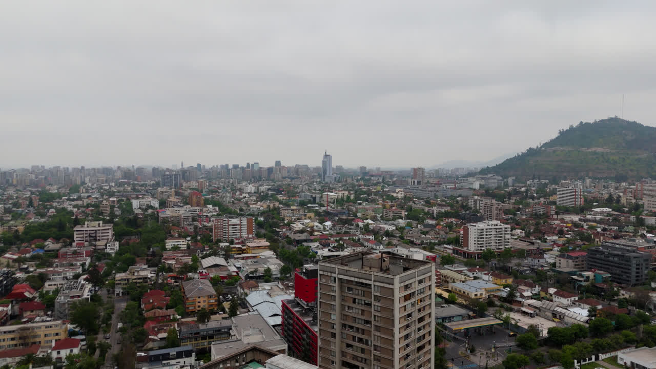Time-lapse del quartiere finanziario di Santiago del Cile, Providencia, in una mattina d'inverno