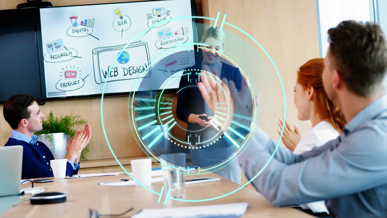 animación del círculo de procesamiento sobre mujer caucásica haciendo una presentación a colegas de negocios