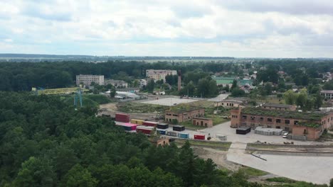 drone aéreo de edificios y casas de la ciudad de klevan en rivne oblast ucrania