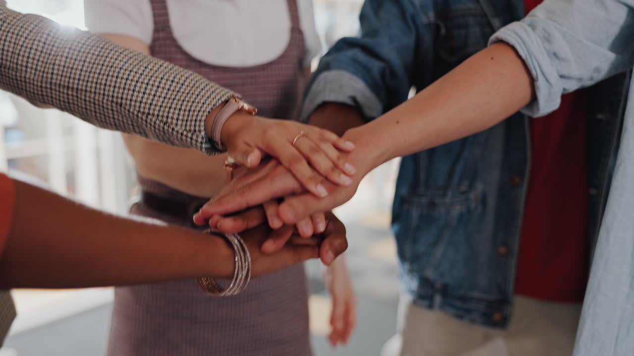 manos, juntos y en equipo, motivación