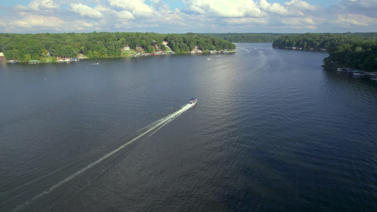 Chasing a boat on Lake of Egypt