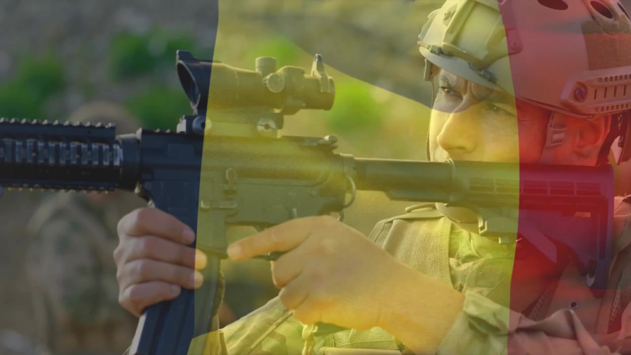Soldato che carica il fucile per una mira precisa durante l'addestramento militare, con un reticolo animato fluttuante.