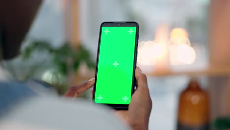 Person,-smartphone-screen-and-green-mockup