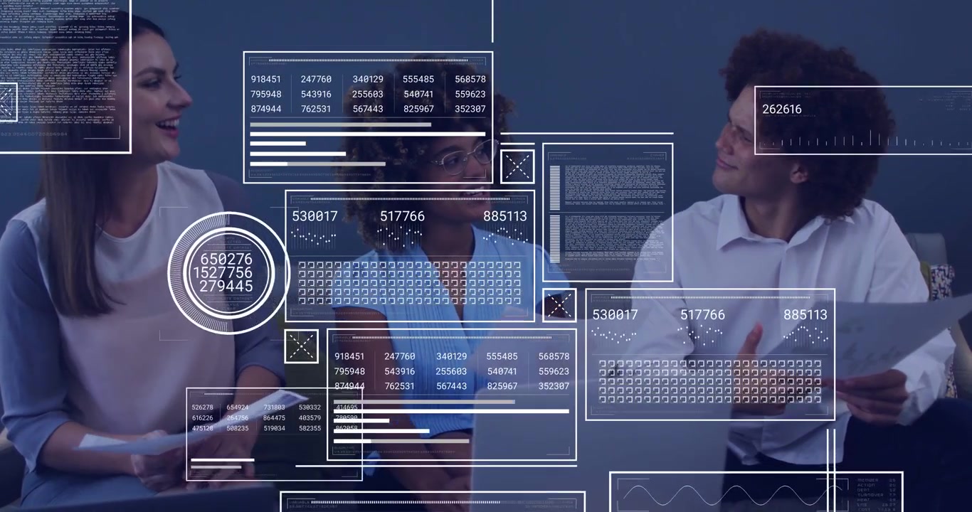 Persona al centro che usa un laptop generando overlay HUD, con il team che indica le pagine esaminando i grafici aziendali