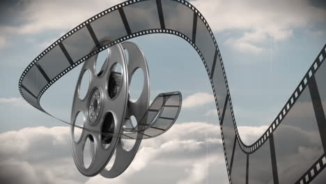 carrete de película contra el fondo del cielo