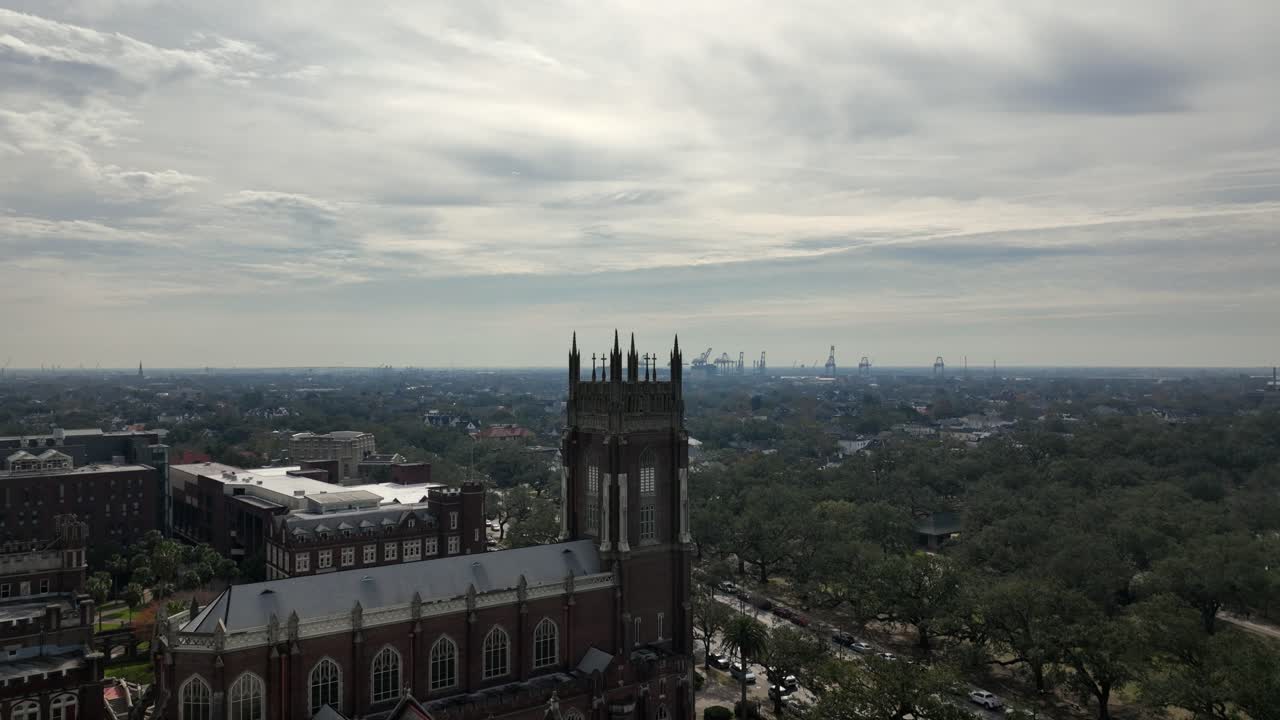 vista aérea del santo nombre de jesucristo en nueva orleans en la universidad de loyola