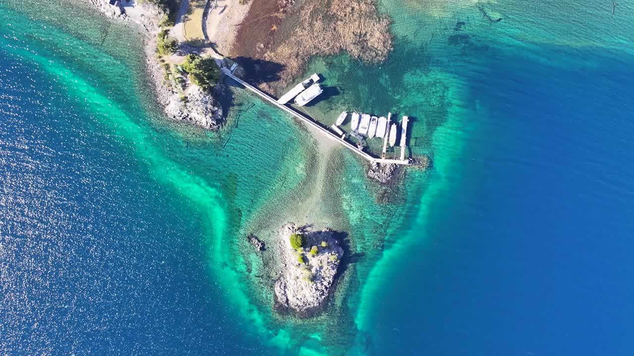 아르헨티나 리오 네그로 (rio negro) 에 있는 산 카를로스 데 바릴로체 (san carlos de bariloche) 의 파타고니아 호수