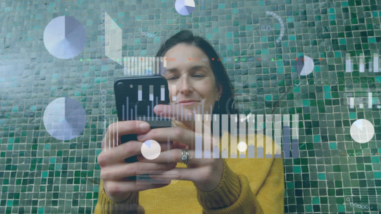 animación de procesamiento de datos estadísticos contra una mujer caucásica sonriendo mientras usa un teléfono inteligente