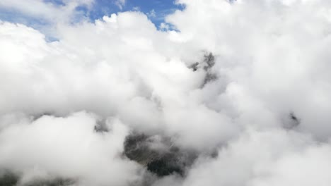 fronalpstock glarus suiza vista aérea por encima de las nubes vista épica
