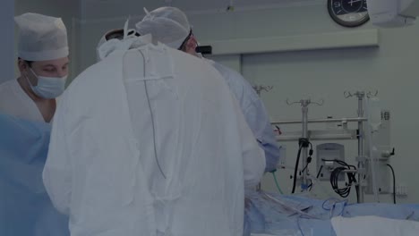 medical staff of the operating unit do heart surgery