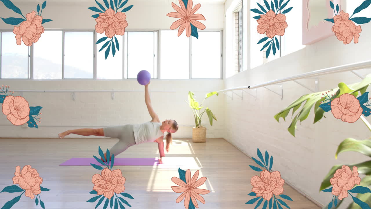 피트니스 공으로 운동하는 여자, 스튜디오에서 꽃 애니메이션으로 둘러싸인 여자