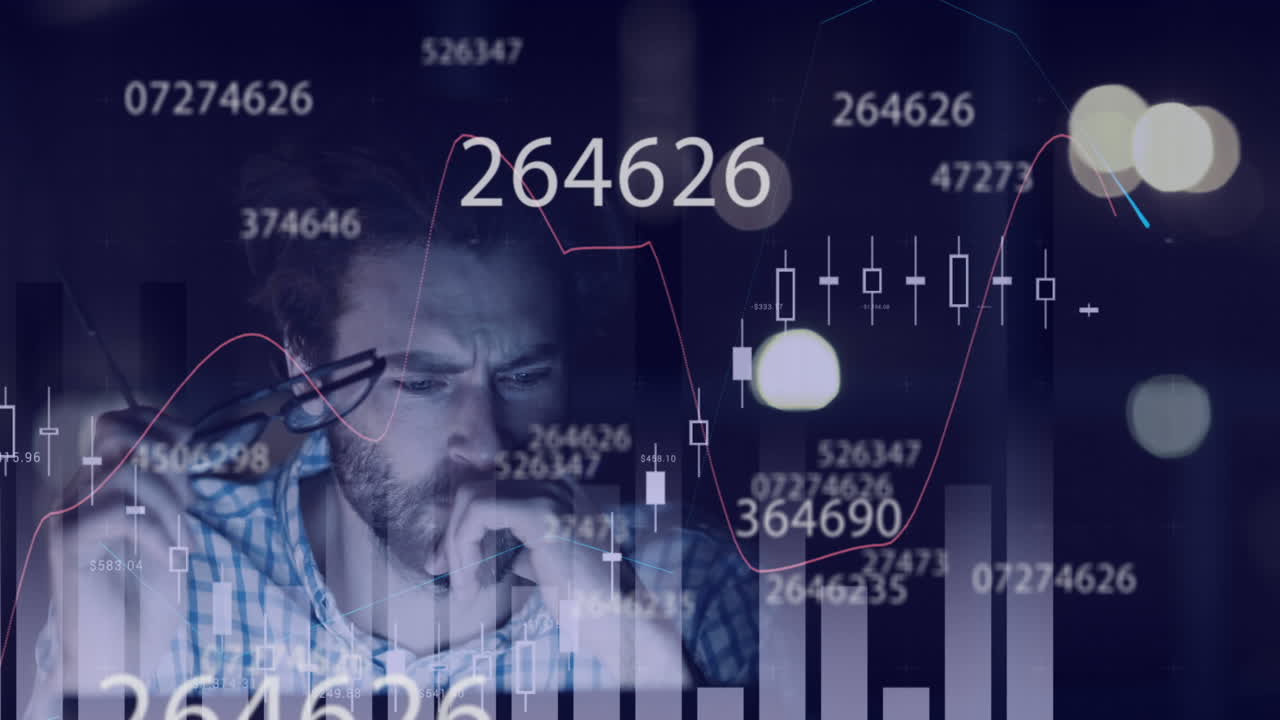 procesamiento de datos financieros contra el hombre cansado trabajando