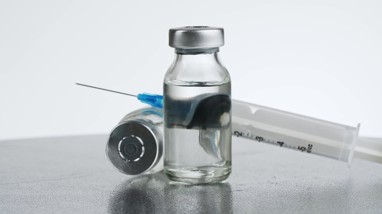 Vaccines and Syringes