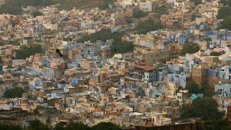 Jodhpur (anche città blu) è la seconda città più grande dello stato indiano del Rajasthan e ufficialmente la seconda città metropolitana dello stato.
