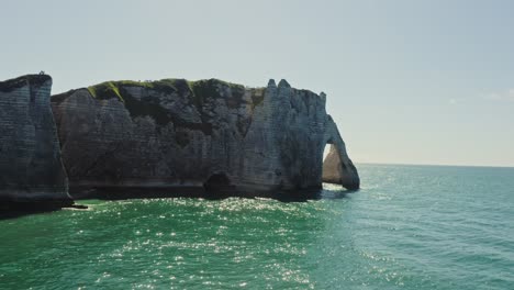 roca del elefante en etretat, francia