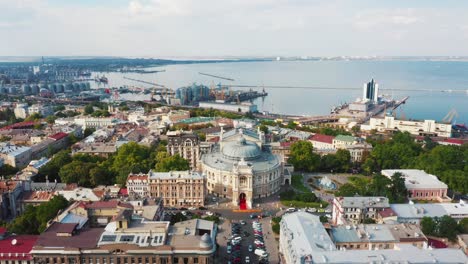 odessa, ucrania: vista aérea del teatro de la ópera y el puerto