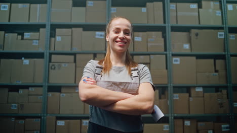 retrato del trabajador del almacén