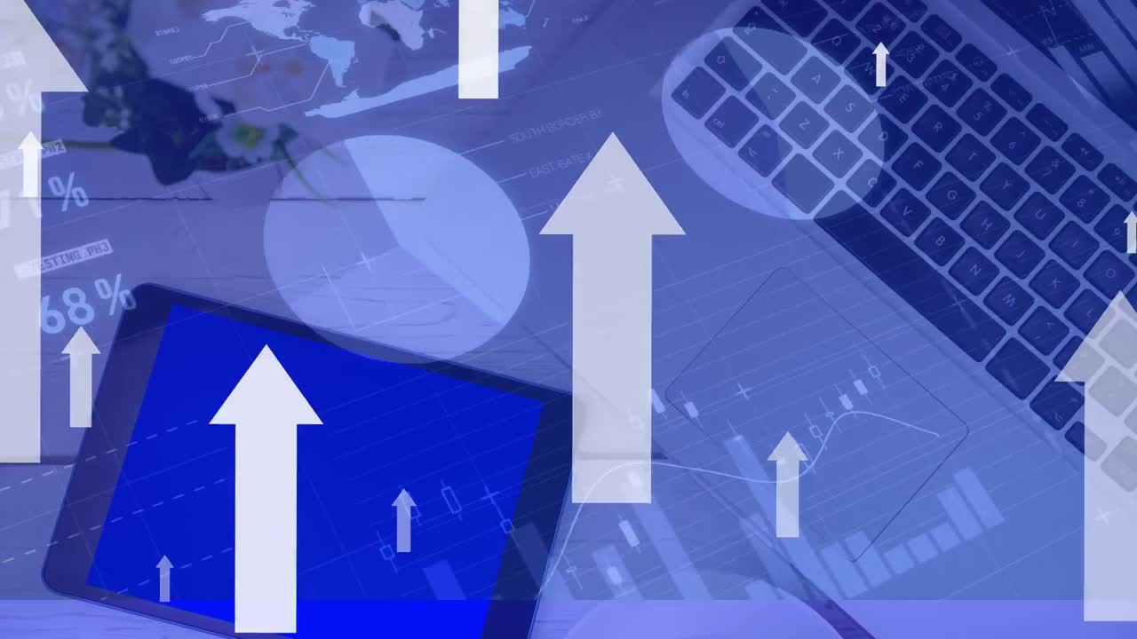 재무 데이터 처리의 애니메이션과 사무실 테이블 위의 화살표