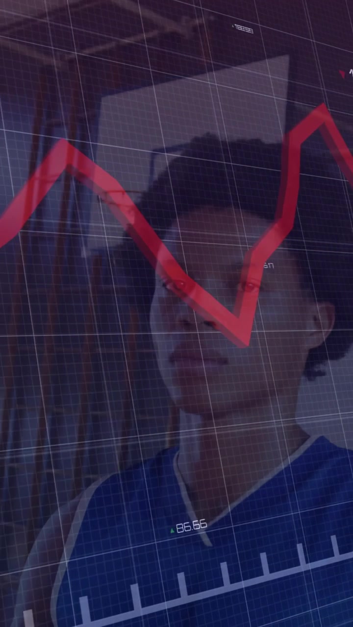 Video verticale: Uomo di fronte alla telecamera, griglia che avvia un grafico rosso che si muove sul viso, aggiornando i dati per la tecnologia.