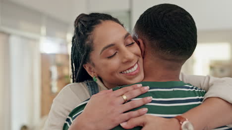 cara, pareja y abrazo en casa por amor