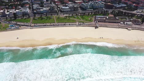 bondi beach got shut after the corona virus