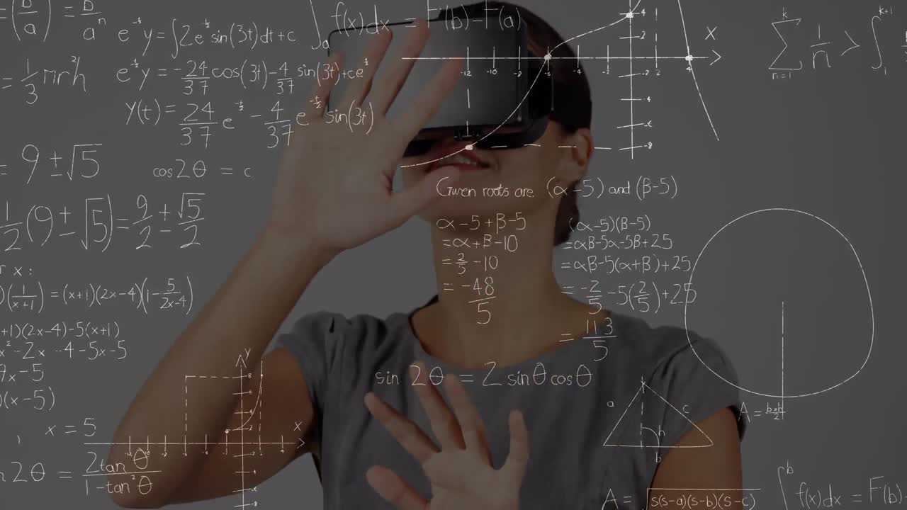 animación de fórmulas matemáticas sobre la mujer usando auriculares vr