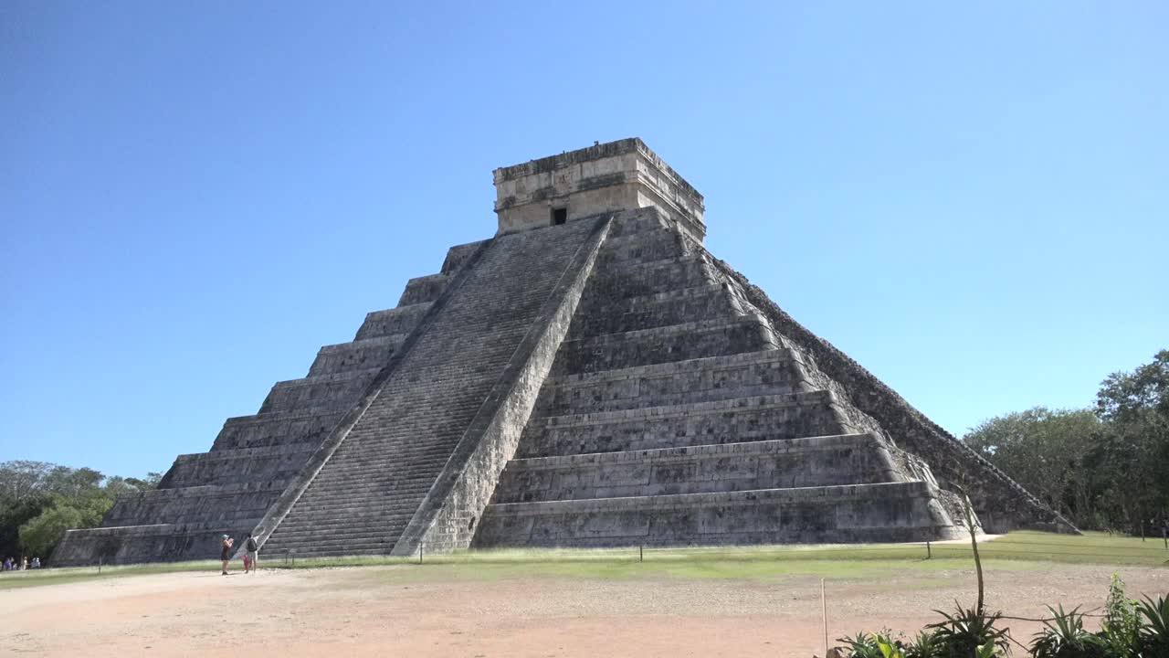 치 ⁇  이자 (chichen itza) 의 피라미드 쿠쿨칸 (pyramid kukulcan) 유카탄 (yucatn) 멕시코 광각 촬영