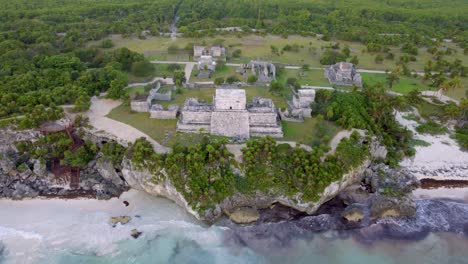 Zona-Arqueologica-Tulum-Mexico,-Mar-Caribe,-Playa,-Vista-Aerea