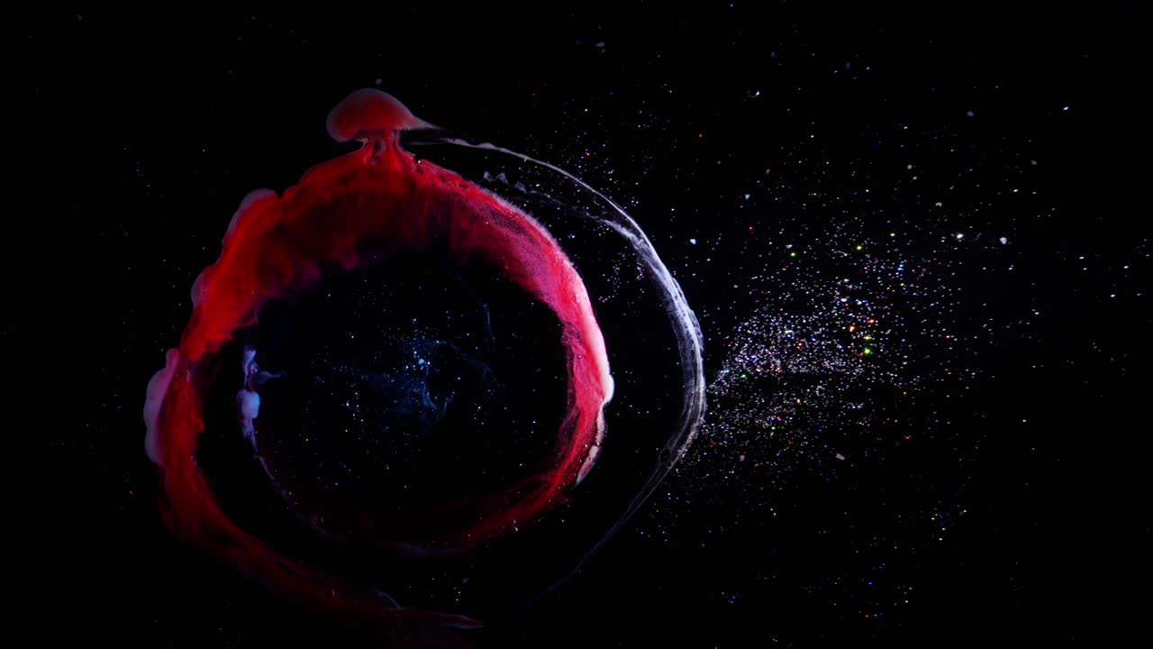 신의 은 눈: 우주 은하의 우주 성운, 잉크로 만든 유체 역학