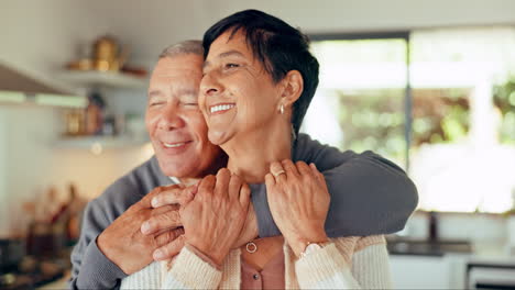 Amor,-Pareja-Mayor-Y-Abrazo-En-Casa.