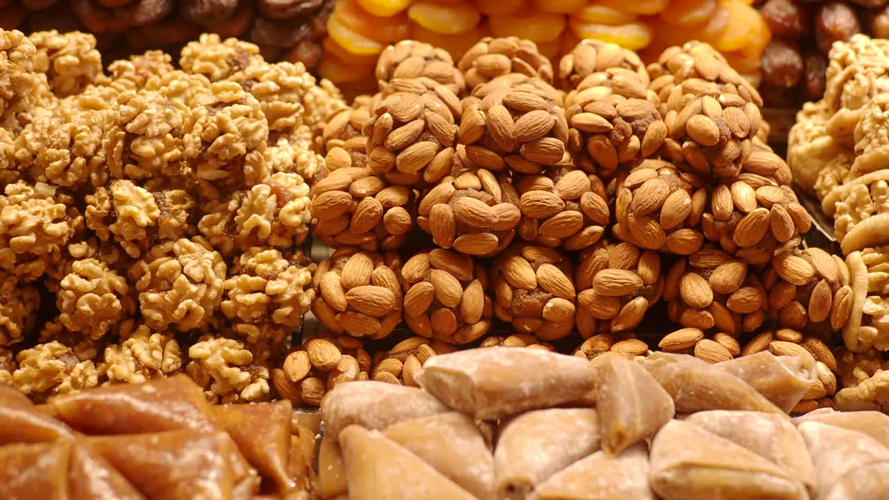 variedad de frutas secas y nueces