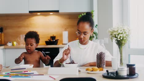 family breakfast time