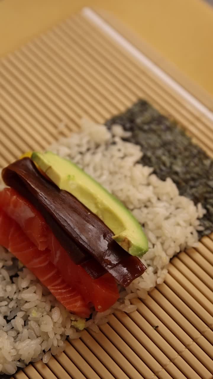 Membuat sushi