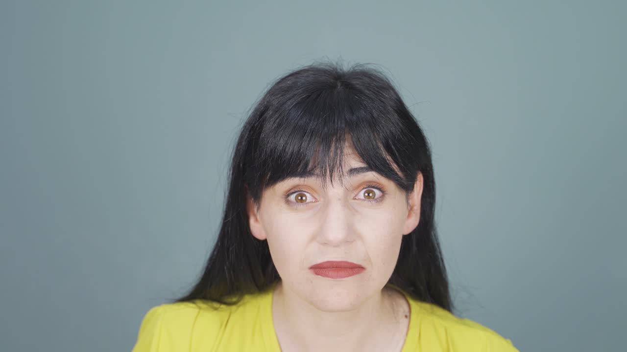 눈이 잘 보이지 않는 여자. 눈의 문제.