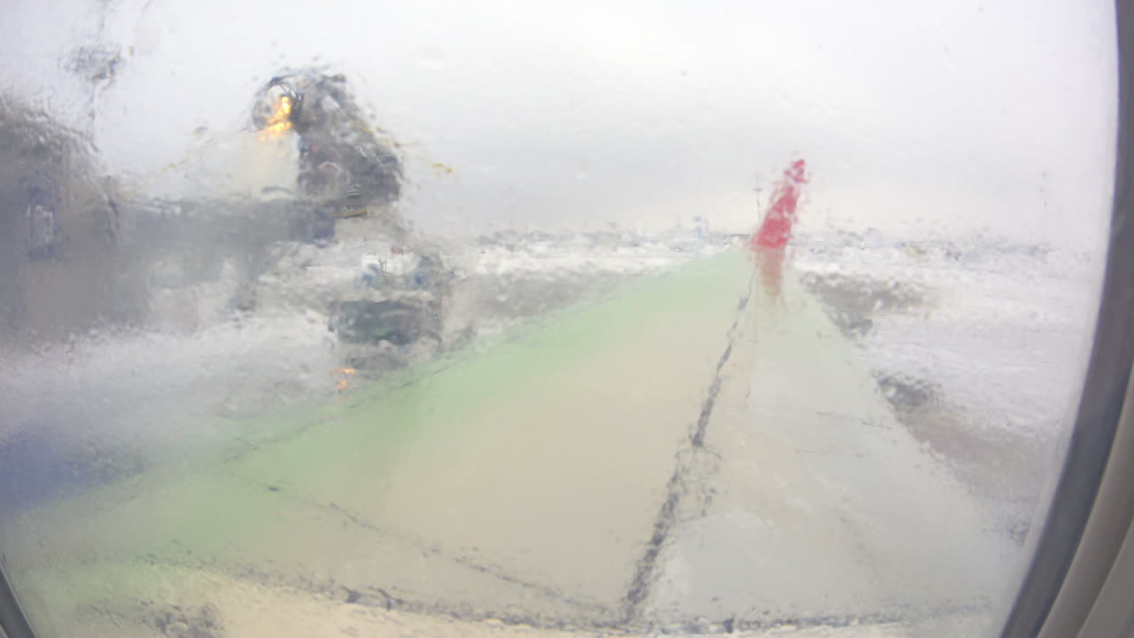 비행 전에 비행기에 반응물을 배포하는 것