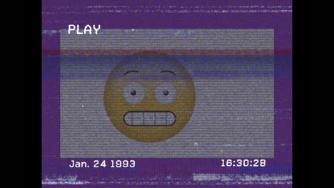 animación digital del efecto de falla de vhs sobre el emoji de la cara con muecas en un fondo púrpura