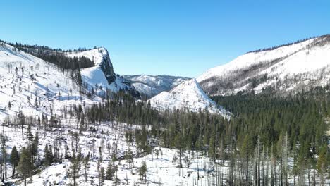 Aerial-view-of-forested-and-mountainous-landscape,-El-Dorado-National-Forest,-California