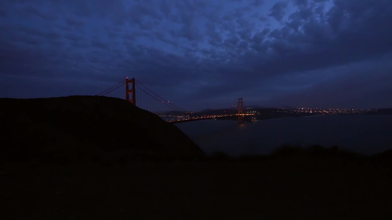 밤에 골든 게이트 브리지