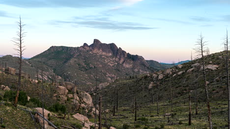 Pike-San-Isabel-National-Forests-Sonnenuntergangszeitraffer-Mit-Geländeansicht-Von-Sheeprock