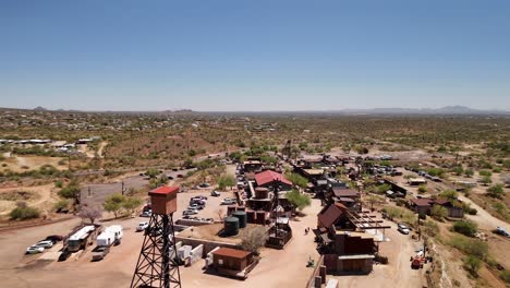 Ciudad-Fantasma-De-Goldfield-En-Phoenix-Az-Vista-Aérea-De-Drones-Dando-Vueltas-Alrededor-De-La-Ciudad-Abandonada-Parte-2